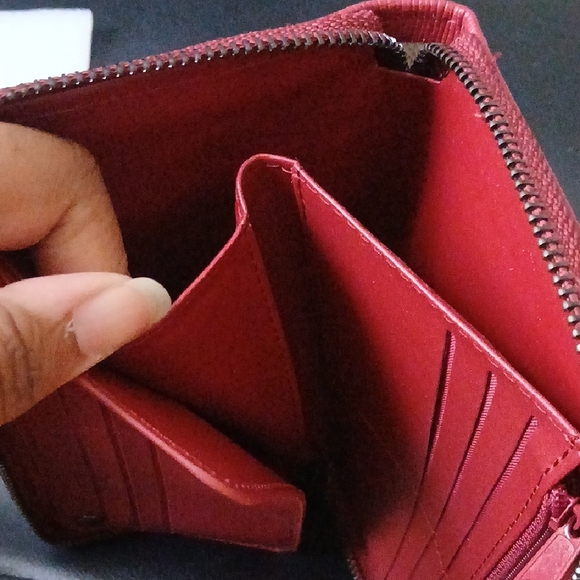 Badgley Mischka Red Accessory - Picture 5 of 6